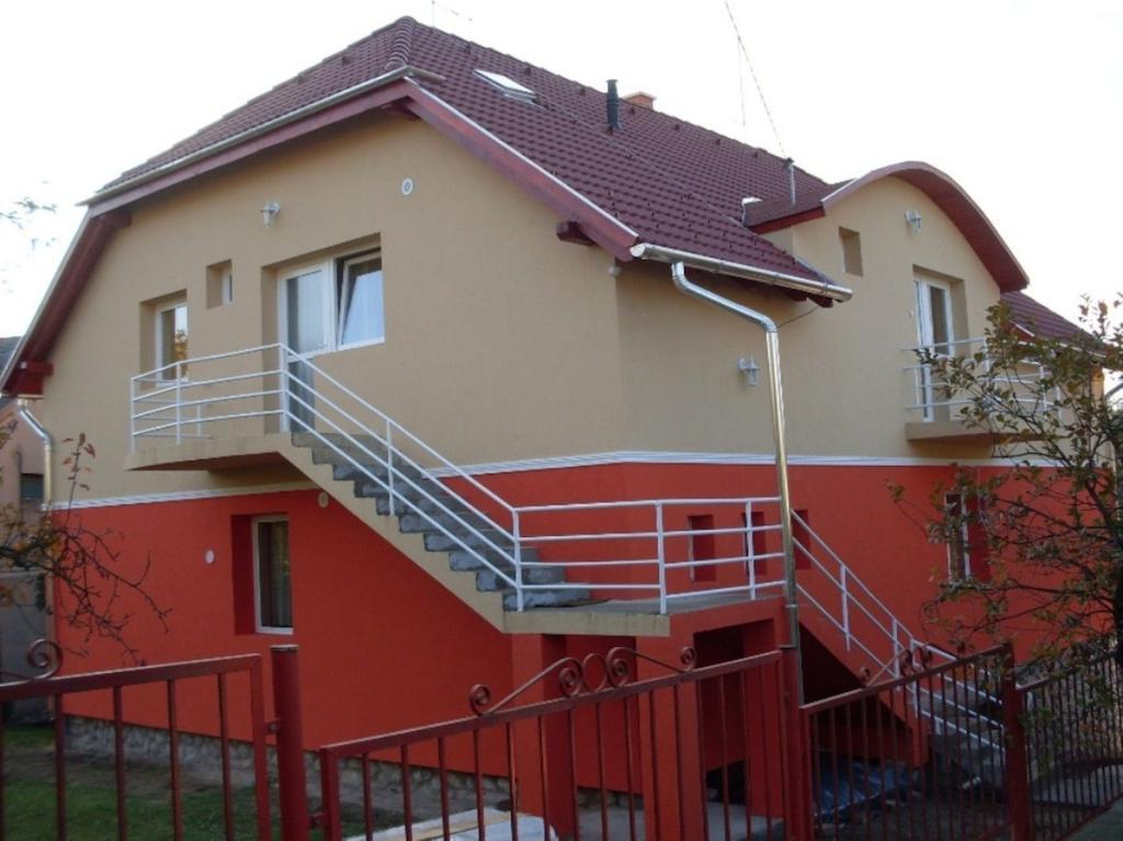 Éden Vendégház Miskolc Exterior foto